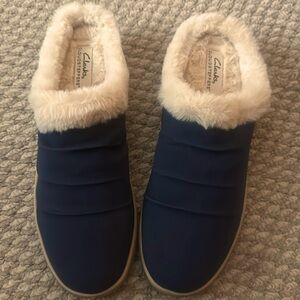 Clarks Cloudsteppers Faux Fur Clogs - Breeze Willow Navy 12m